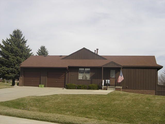 1st image of 11832 Lexington Dr