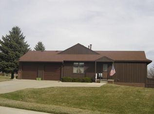 11832 Lexington Dr, South Lyon, MI 48178