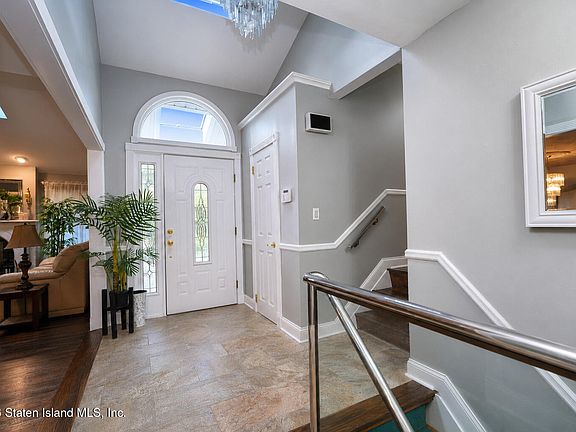 3rd image of 358 Harold Ave