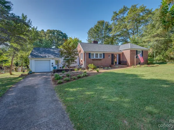 406 Arlington St, Forest City, NC 28043