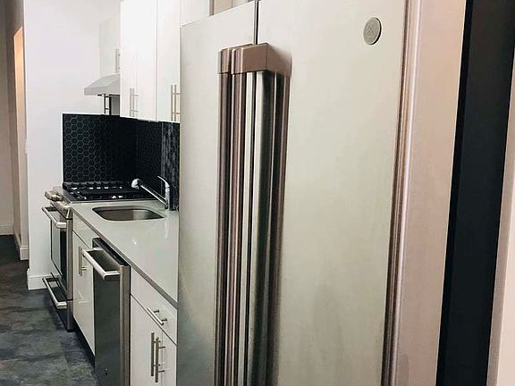 5th image of 207 W 106th St APT 1B