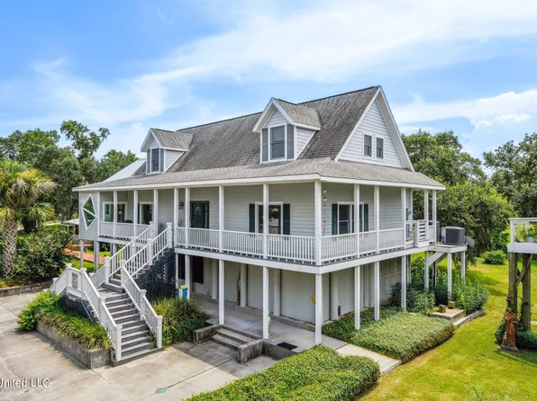 714 N Beach Blvd, Bay Saint Louis, MS 39520