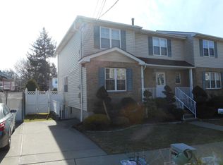 12 Lyman Ave, Staten Island, NY 10305