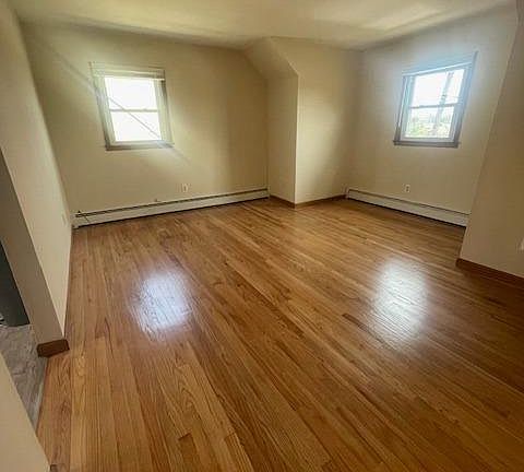 5th image of 1160 Roosevelt Ave