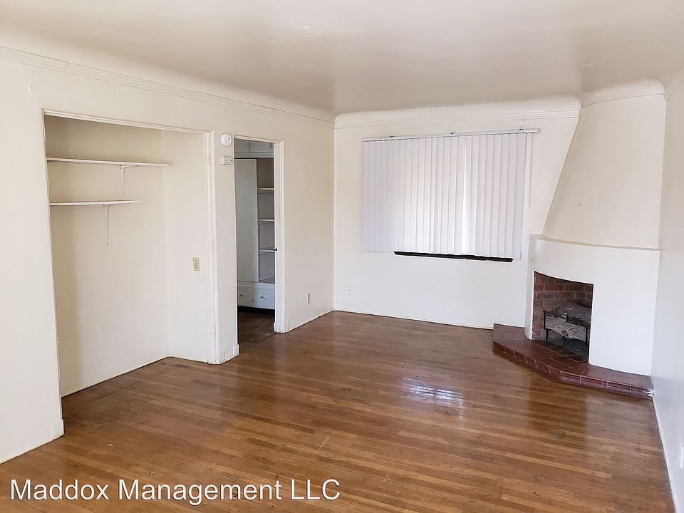 1st image of 414 Pine St SE APT 06