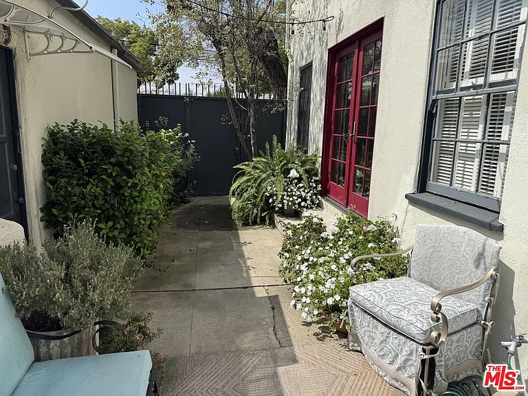 5717 W 2nd St — Photo 10