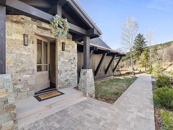 2nd image of 1340 McLaughlin Ln