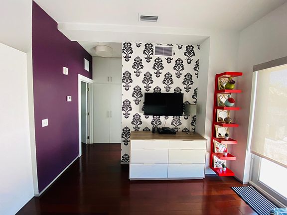 5th image of 1602 Euclid Ave #211