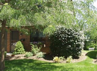 196 Nottingham Ct, Westerville, OH 43081