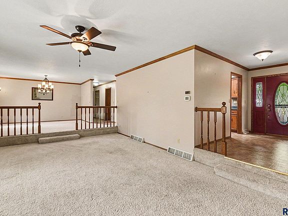 3rd image of 45890 237th St