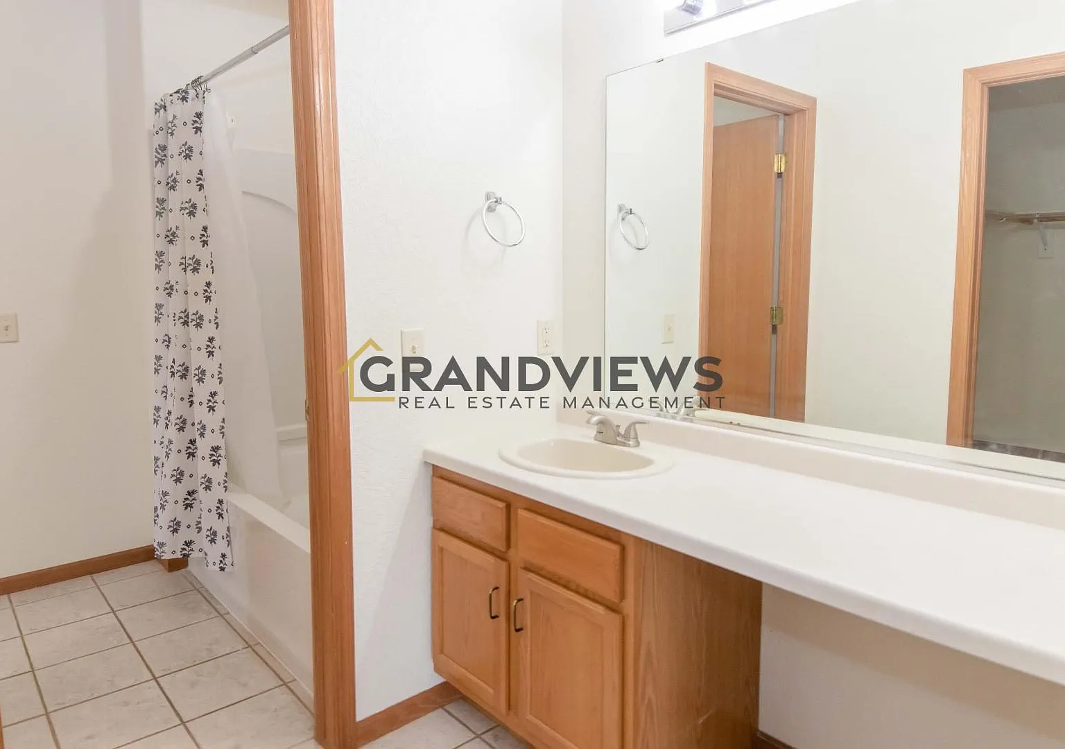 2 bed, 1.5 bath, 1500 sqft, $1,600 — Photo 3