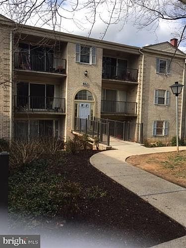 1st image of 882 College Pkwy #20