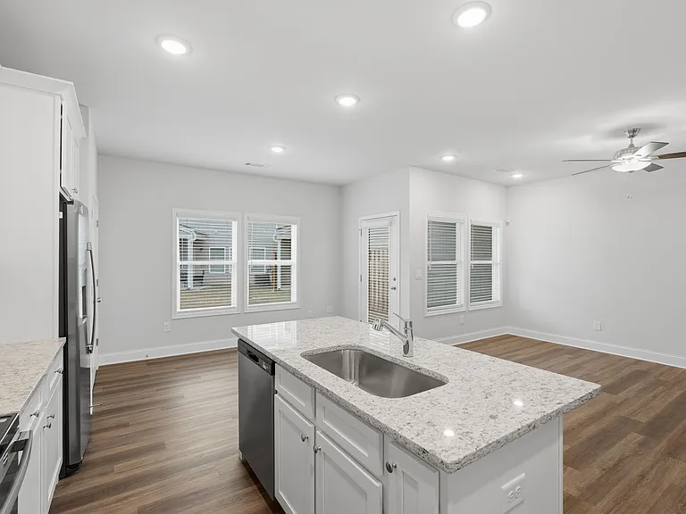 2260 Chant St — Photo 26