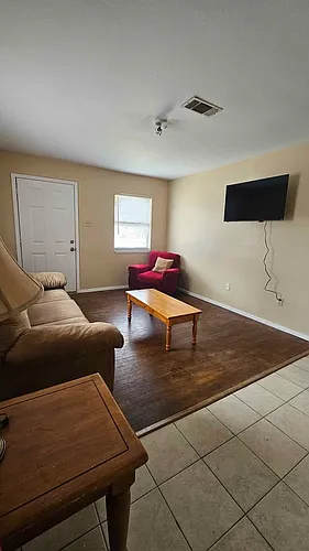 2700 Lincoln Ave Photo 1