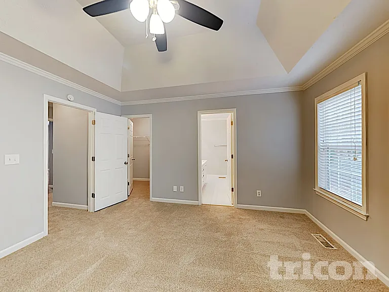 152 Hartwood Dr — Photo 8