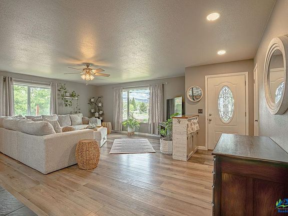5th image of 4 Renae Dr