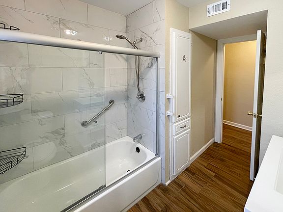 2nd image of 605 West St