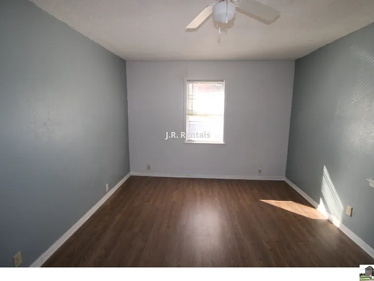 409 Short Ave — Photo 7