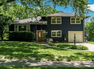 411 Sunrise Ln, Rockford, IL 61107