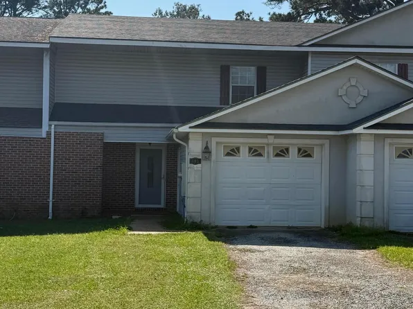 109 Courtyard Dr, Thomasville, GA 31757