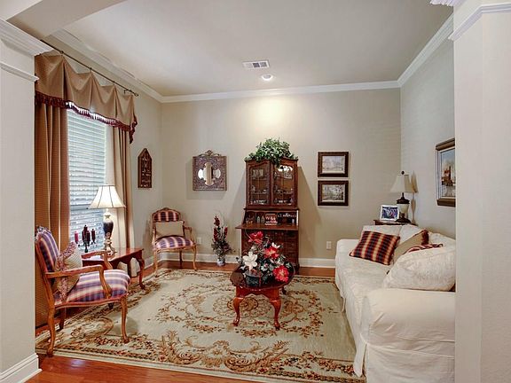 4th image of 5807 Overton Dr