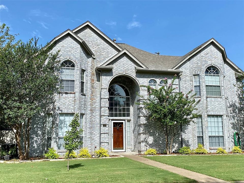 1st image of 904 Blackstone Dr