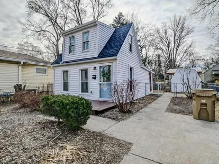 1921 Heath Ave — Photo 12