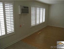 4th image of 20327 Saticoy St Unit 211