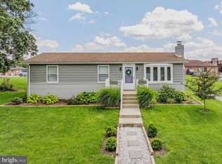 202 E 6th Ave, Ranson, WV 25438