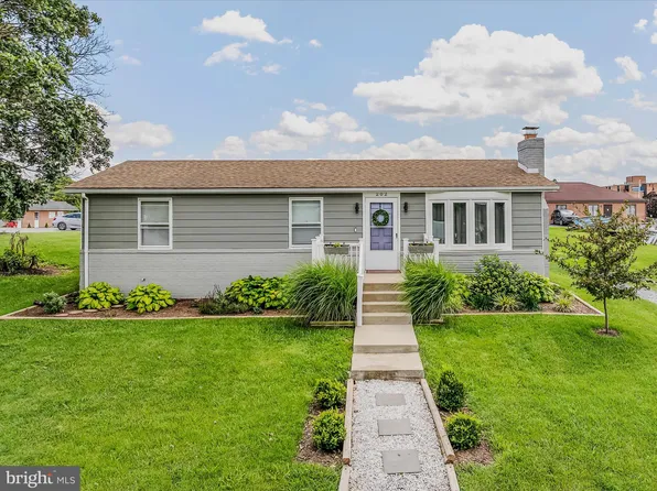 202 E 6th Ave, Ranson, WV 25438