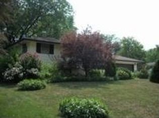 2401 John Dr, Urbana, IL 61802