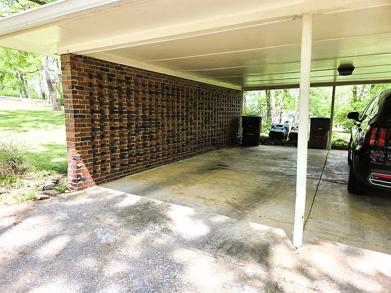 101 W Hillwood Dr #A — Photo 4