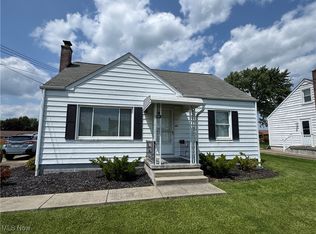 241 Helena Dr, Struthers, OH 44471