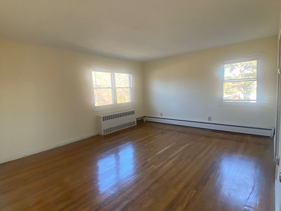 1st image of 5 Millers Ln #39B