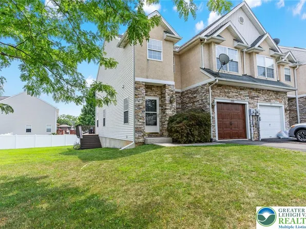 225 Maple Ct, Alburtis, PA 18011