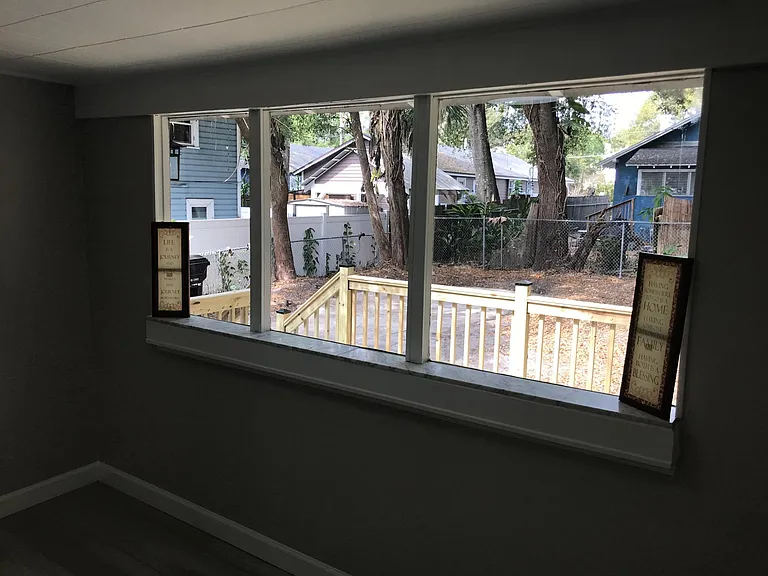 515 E Amelia St — Photo 9