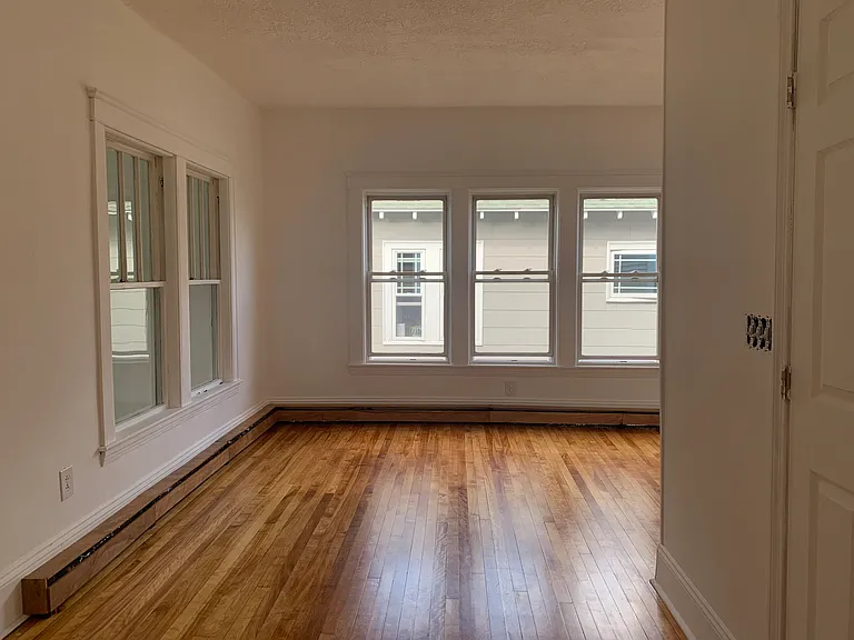314 Plantation St — Photo 5