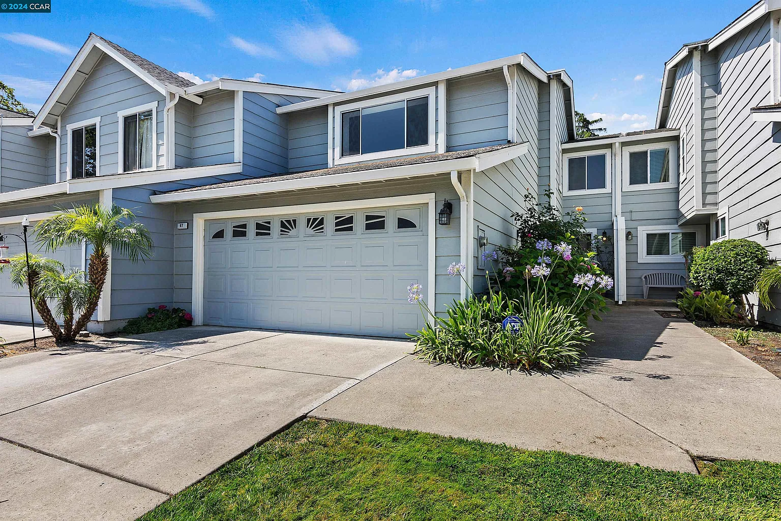 67 Edgewater Pl photo 1