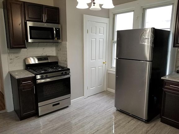 3rd image of 86 Fuller Pl #102