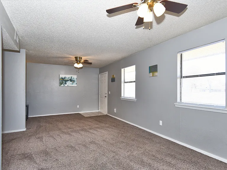Berwick Apartments — Photo 13
