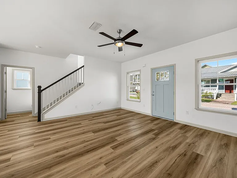 315 N Gay Ave — Photo 3