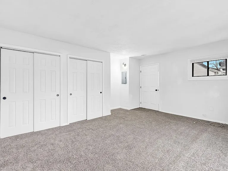 27151 Farringdon Ave — Photo 18
