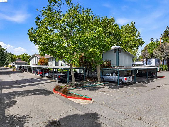 2nd image of 1036 Oak Grove Rd APT 81