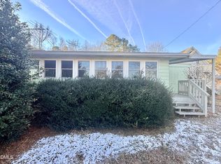 53 Sunrise Harbor Rd, Leasburg, NC 27291