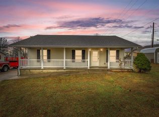 1205 Perrine Rd, Farmington, MO 63640