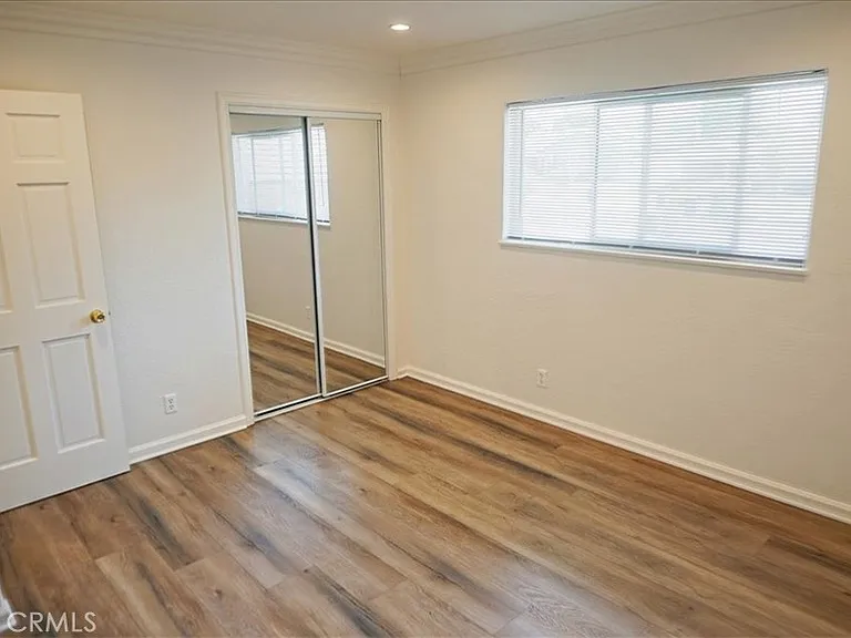 10901 Canby Ave — Photo 8