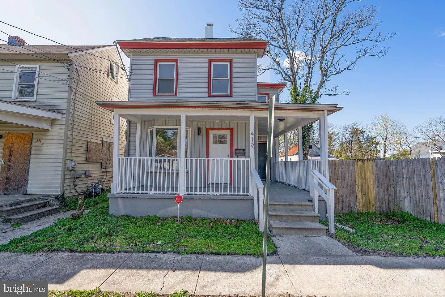 419 Smith St photo 1