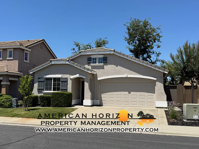 1650 Grey Bunny Dr — Photo 2