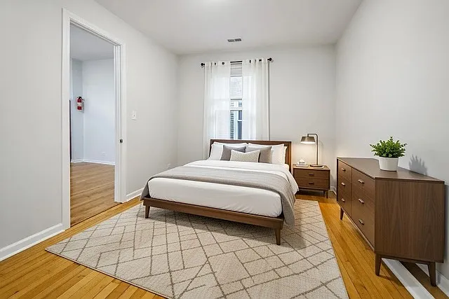 1041 N Hermitage Ave #2W — Photo 6
