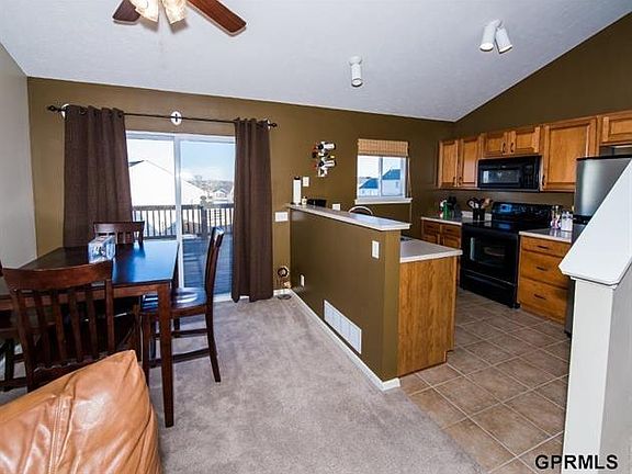 5th image of 15844 Rosewood St